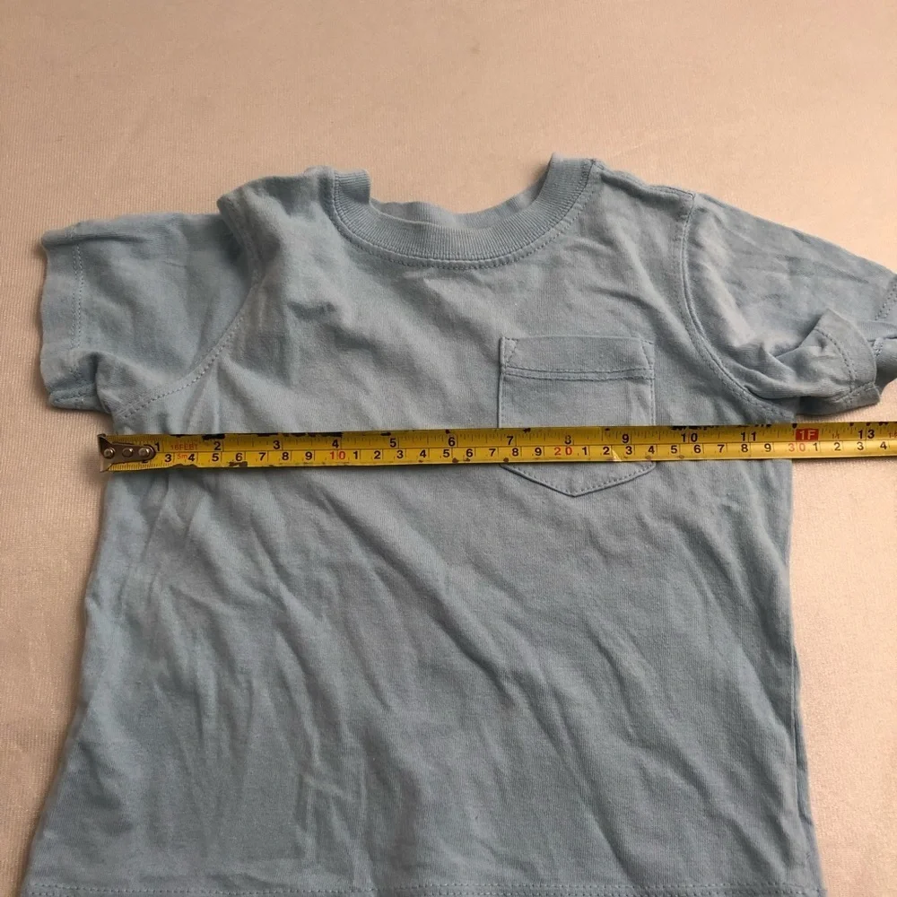 Old Navy light blue crew neck pocket t-shirt 18-24